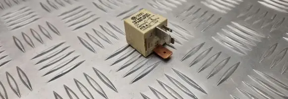 Volkswagen Golf V Other relay 191906383C