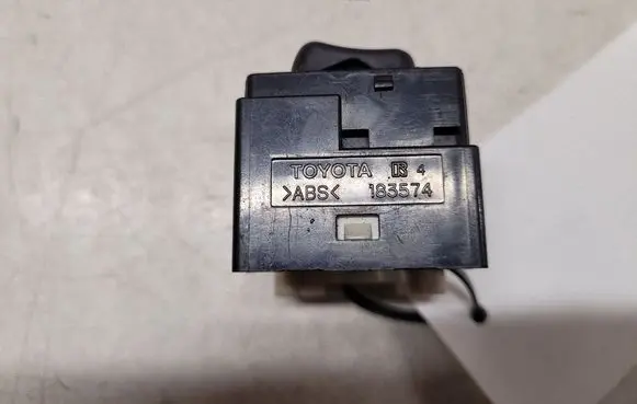 Toyota Avensis T250 Wing mirror switch 183574