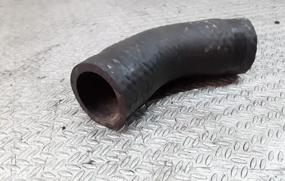 Toyota Avensis T220 Engine coolant pipe/hose
