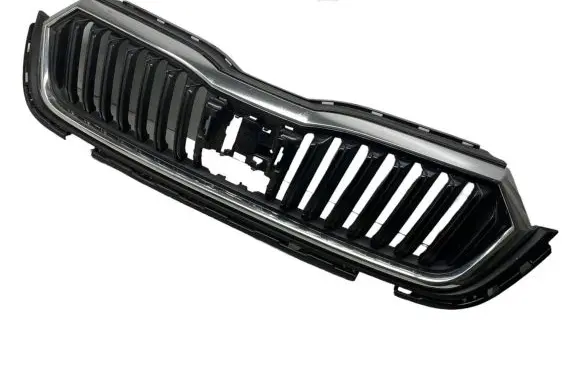 Front bumper upper radiator grill