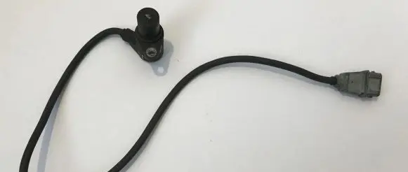 Volkswagen PASSAT B5 Crankshaft position sensor 050906433