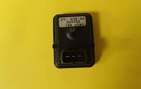 Peugeot 306 Air pressure sensor PRT03E02
