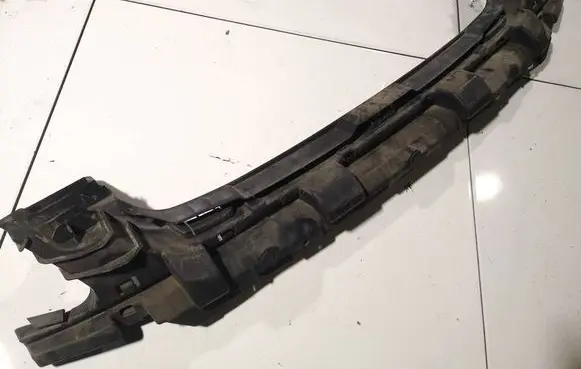 Ford Focus Front bumper mounting bracket 8m5117e778 8m51-17e778