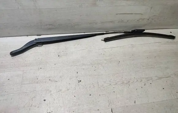 Peugeot 2008 II Front wiper blade arm 9822931880