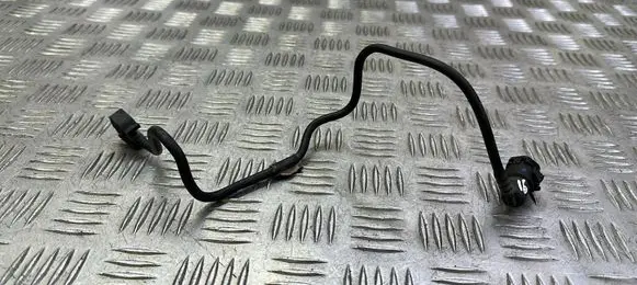 Engine coolant pipe/hose