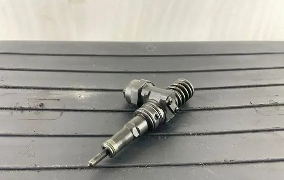 Ford Galaxy Fuel injector 038130073AC