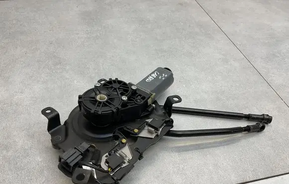 Volkswagen Golf VI Folding roof motor 