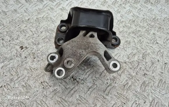 Nissan Qashqai Engine mount bracket 112846249R S420MC