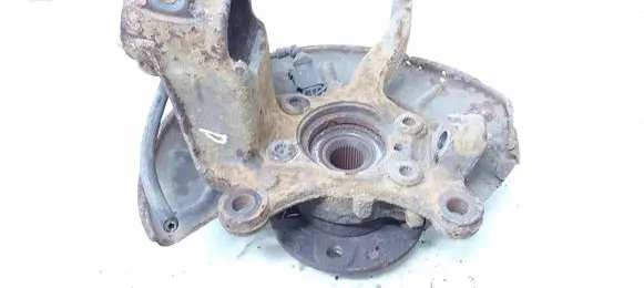 Volkswagen Touran I Front wheel hub spindle knuckle