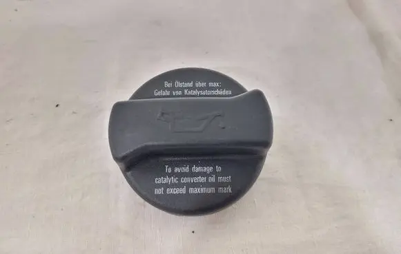 Volkswagen Sharan Oil filler cap 026103485