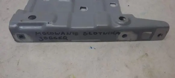 Dacia Jogger Fender mounting bracket
