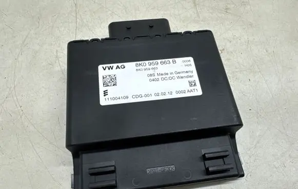 Audi A4 S4 B8 8K Voltage converter/converter module 8K0959663B