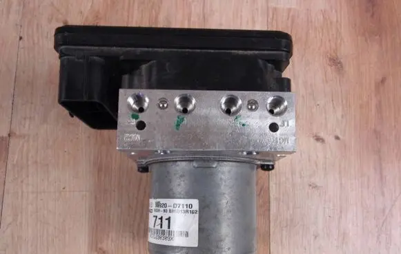 Hyundai Tucson TL ABS Pump 58920D7110 BE6003R102