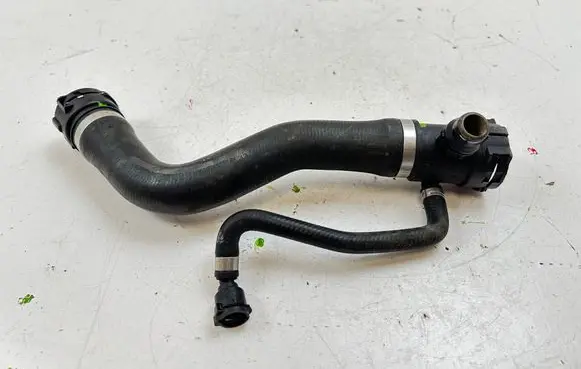 Engine coolant pipe/hose
