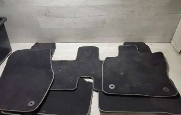 Volkswagen Touran III Car floor mat set 5TA864450