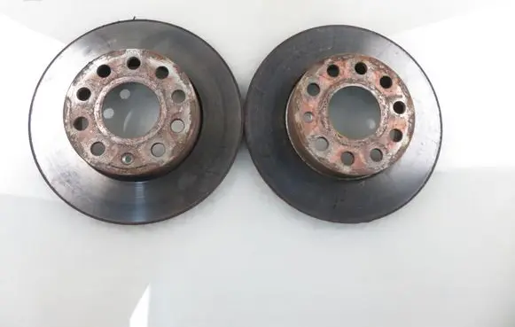 Volkswagen Touran I Rear brake disc 