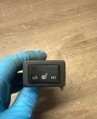 Mazda 6 Seat heating switch GS1E66420 16012010