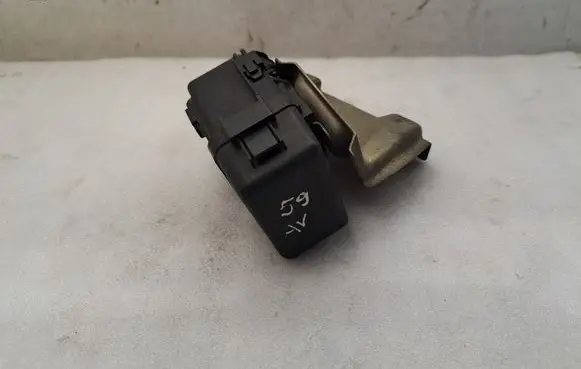 Toyota Avensis T270 Relay mounting block 8266212280 9008087019
