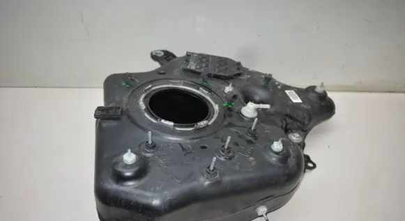 Audi A7 S7 4G AdBlue liquid reservoir 4G0131877 4G0131877G
