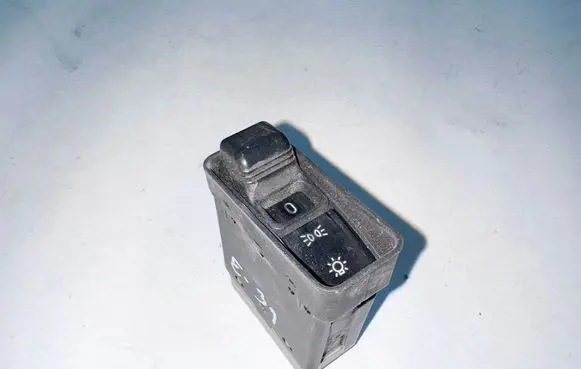 BMW 8 E31 Light switch 1384005 61311384005