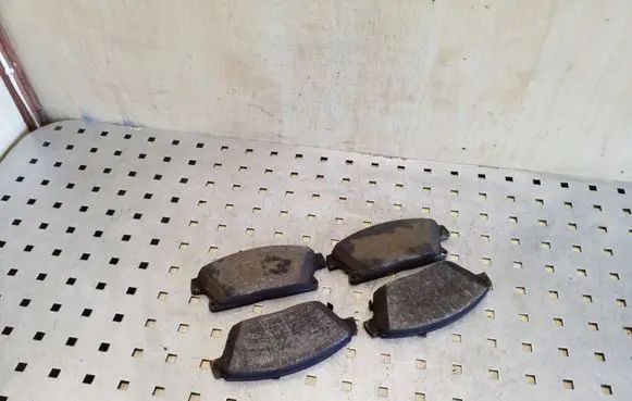 Opel Zafira C Brake pads (front) 95516193