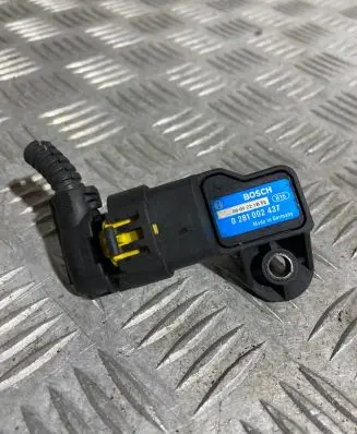 Mercedes-Benz E W211 Air pressure sensor 0281002437