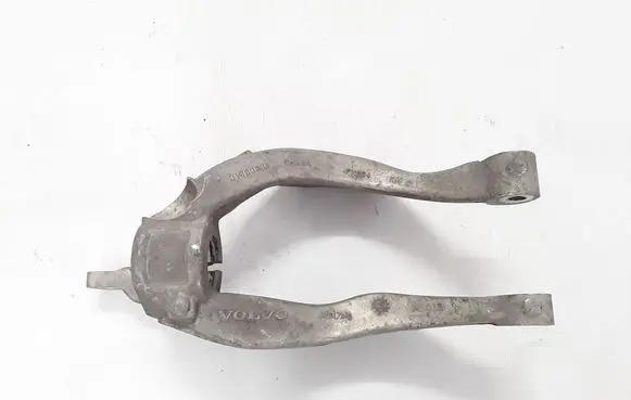 Volvo XC90 Lower shock absorber bracket 31360636