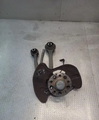 Mercedes-Benz E C207 W207 Front wheel hub