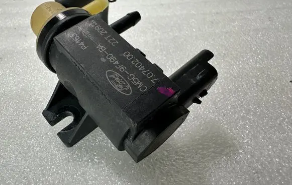 Ford Fiesta Turbo solenoid valve CM5G9F490BA 70740200 22T209