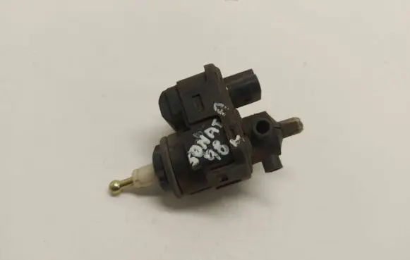 Hyundai Sonata Headlight level adjustment motor 