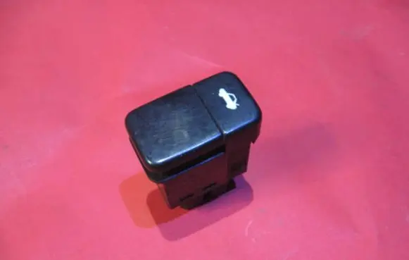 Hyundai Coupe Tailgate/boot open switch button 93760 23200