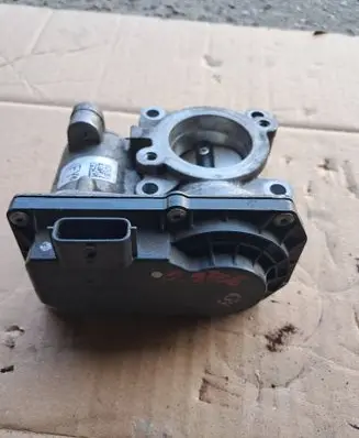 Renault Clio IV Throttle body valve 161206038R