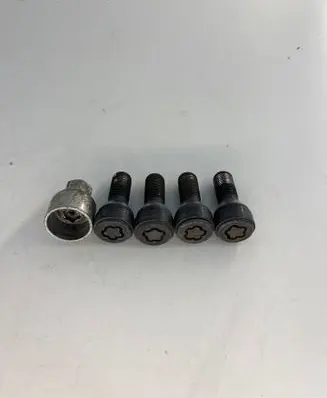 BMW 3 G20 G21 Anti-theft wheel nuts and lock 
