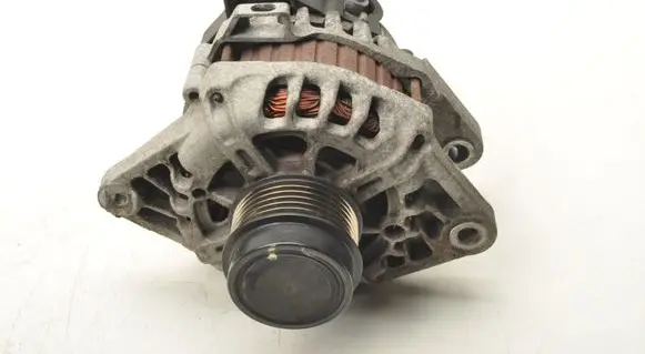 Hyundai ix20 Generator/alternator 373002B700