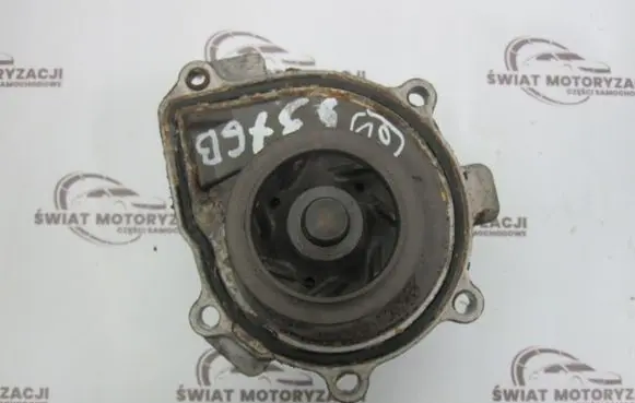 Opel Astra J Water pump A16XER