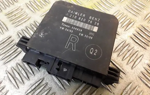 Mercedes-Benz E W210 Door control unit/module 2108207626 A2108207626
