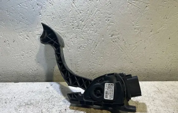 Ford Mondeo MK IV Accelerator throttle pedal 6G929F836RC C95YE04 03122008