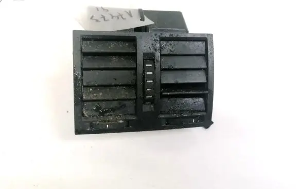 Skoda Superb B5 (3U) Dash center air vent grill 3U0819203D