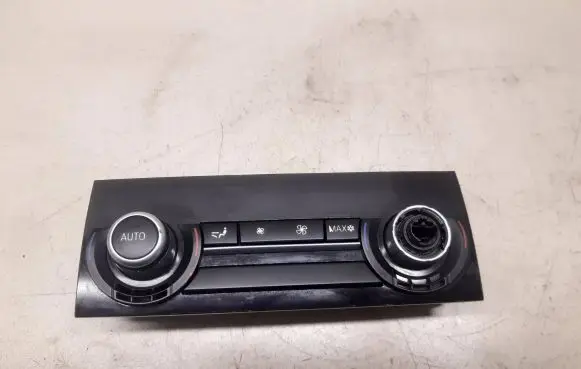 BMW 5 F10 F11 Climate control unit 9228398 30042010 0000106071