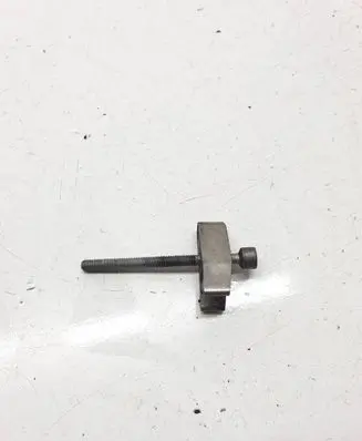 Mercedes-Benz ML W164 Fuel Injector clamp holder