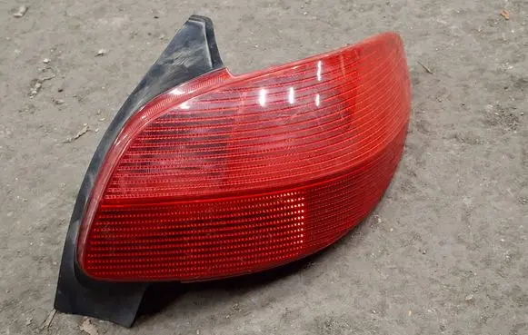 Peugeot 206 Rear/tail lights 2531D