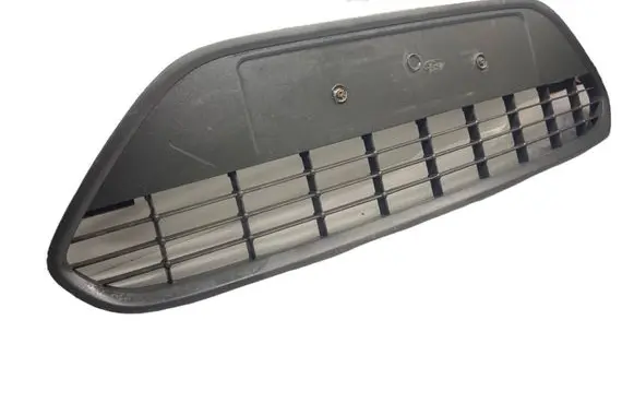 Ford Focus Front bumper upper radiator grill 8M5117B968A LKN0097A