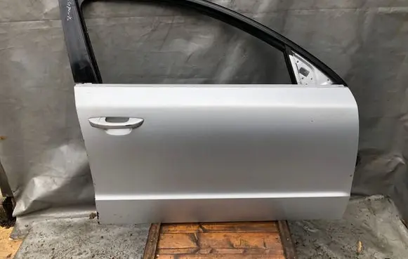 Skoda Superb B6 (3T) Front door