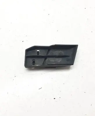 Suzuki Grand Vitara II Quarter panel pressure vent 3533065J00
