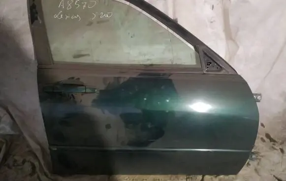Lexus IS 200-300 Front door