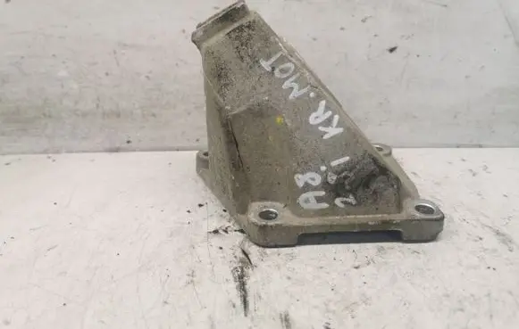 Audi A8 S8 D2 4D Engine mounting bracket 4D0199307A