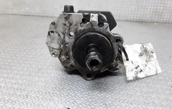 BMW 3 E90 E91 Fuel injection high pressure pump 7788670