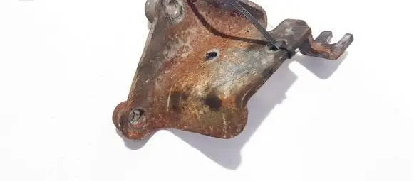 Nissan Almera N16 Engine mounting bracket