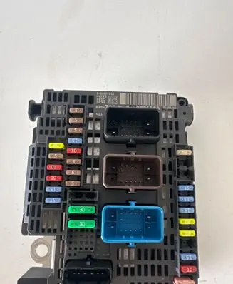 Peugeot 308 Fuse box set 9810296380