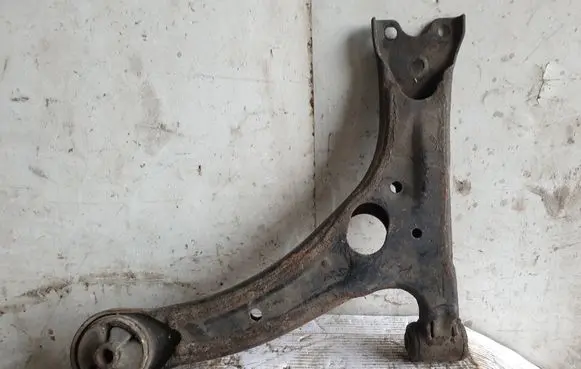 Toyota Prius (NHW20) Front lower control arm/wishbone